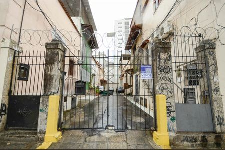 Casa à venda com 200m², 3 quartos e 1 vaga Casa à venda com 200m², 3 quartos e 1 vagaFachada