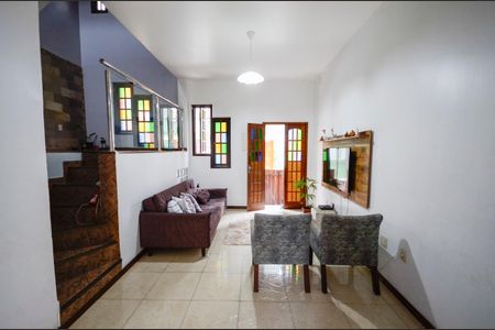 Casa à venda com 200m², 3 quartos e 1 vaga Casa à venda com 200m², 3 quartos e 1 vagaSala