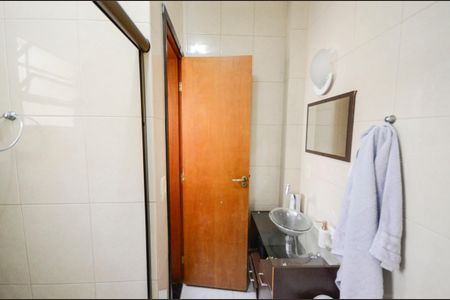 Casa à venda com 200m², 3 quartos e 1 vaga Casa à venda com 200m², 3 quartos e 1 vagaBanheiro 2