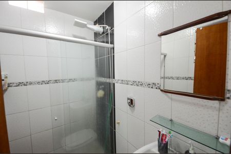 Casa à venda com 200m², 3 quartos e 1 vaga Casa à venda com 200m², 3 quartos e 1 vagaBanheiro da Suíte