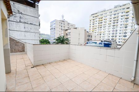 Casa à venda com 200m², 3 quartos e 1 vaga Casa à venda com 200m², 3 quartos e 1 vagaTerraço