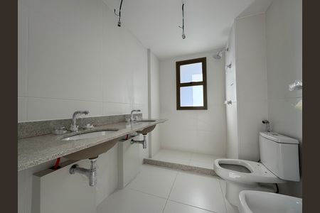Apartamento à venda com 187m², 4 quartos e 3 vagasSuíte 2 - Banheiro