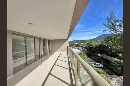 Apartamento à venda com 187m², 4 quartos e 3 vagasVaranda