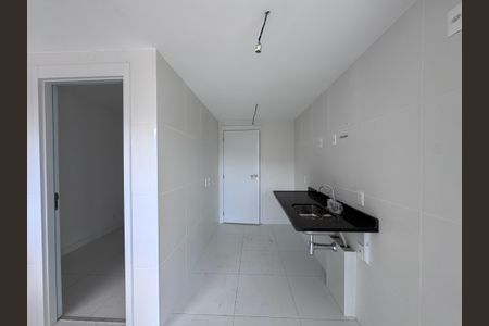 Apartamento à venda com 120m², 3 quartos e 2 vagas Apartamento à venda com 120m², 3 quartos e 2 vagasCozinha e Área de Serviço