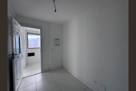 Apartamento à venda com 120m², 3 quartos e 2 vagas Apartamento à venda com 120m², 3 quartos e 2 vagasCozinha e Área de Serviço - Quarto