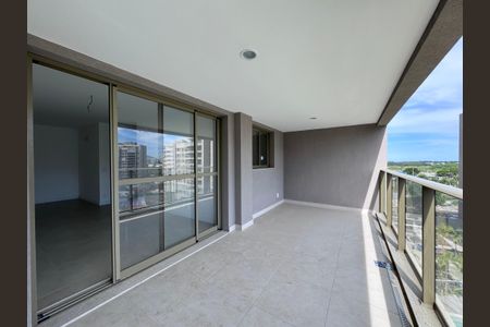 Apartamento à venda com 120m², 3 quartos e 2 vagas Apartamento à venda com 120m², 3 quartos e 2 vagasVaranda