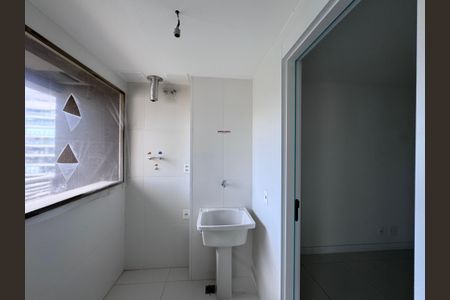 Apartamento à venda com 120m², 3 quartos e 2 vagas Apartamento à venda com 120m², 3 quartos e 2 vagasCozinha e Área de Serviço