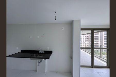 Apartamento à venda com 120m², 3 quartos e 2 vagas Apartamento à venda com 120m², 3 quartos e 2 vagasCozinha e Área de Serviço