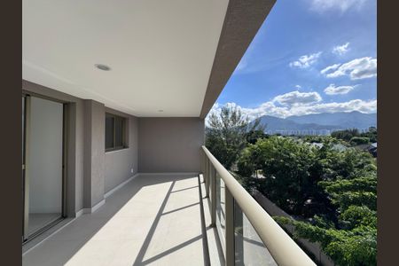 Apartamento à venda com 121m², 3 quartos e 2 vagasVaranda