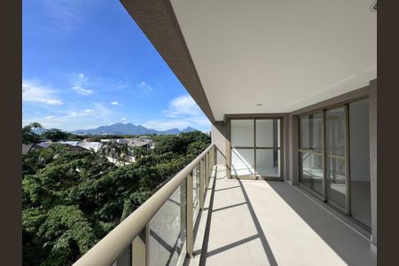 Apartamento à venda com 121m², 3 quartos e 2 vagasVaranda