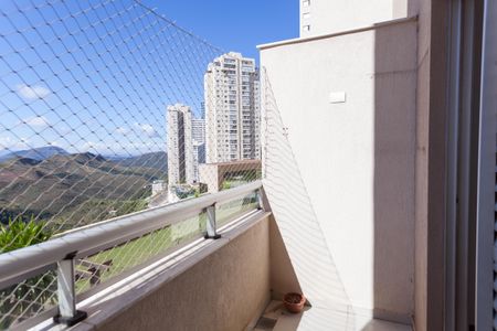 Apartamento para alugar com 76m², 2 quartos e 2 vagasVaranda quarto