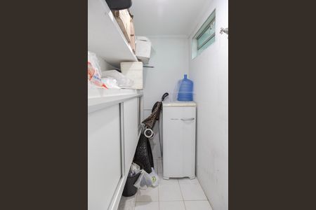 Casa à venda com 220m², 3 quartos e 4 vagas Casa à venda com 220m², 3 quartos e 4 vagasCozinha - Dispensa