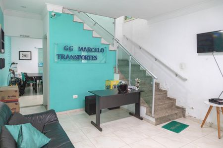 Casa à venda com 220m², 3 quartos e 4 vagas Casa à venda com 220m², 3 quartos e 4 vagasSala