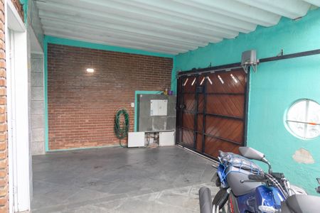 Casa à venda com 220m², 3 quartos e 4 vagas Casa à venda com 220m², 3 quartos e 4 vagasGaragem