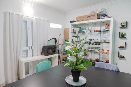 Casa à venda com 220m², 3 quartos e 4 vagas Casa à venda com 220m², 3 quartos e 4 vagasCopa