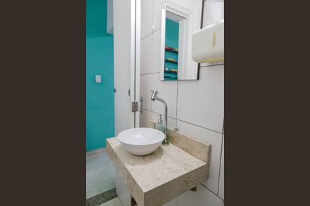 Casa à venda com 220m², 3 quartos e 4 vagas Casa à venda com 220m², 3 quartos e 4 vagasLavabo