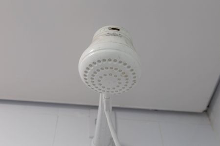 Casa à venda com 220m², 3 quartos e 4 vagas Casa à venda com 220m², 3 quartos e 4 vagasBanheiro de Serviço