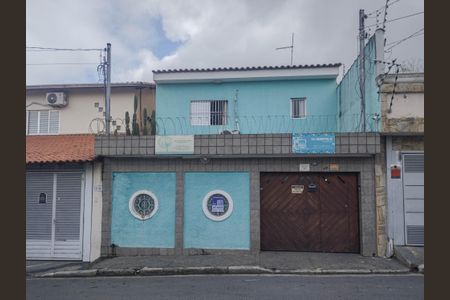 Casa à venda com 220m², 3 quartos e 4 vagas Casa à venda com 220m², 3 quartos e 4 vagasFachada