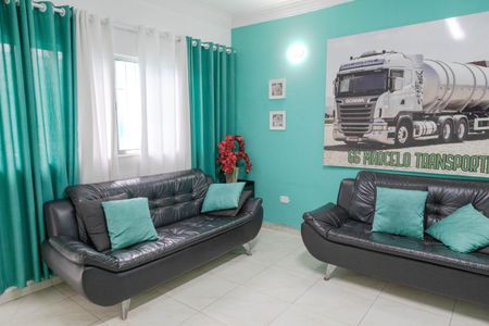 Casa à venda com 220m², 3 quartos e 4 vagas Casa à venda com 220m², 3 quartos e 4 vagasSala