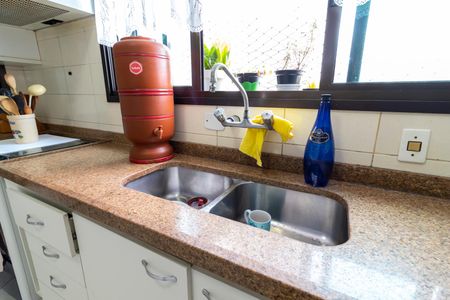 Apartamento à venda com 131m², 3 quartos e 2 vagasCozinha