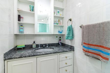 Apartamento à venda com 131m², 3 quartos e 2 vagasBanheiro da Suíte 1