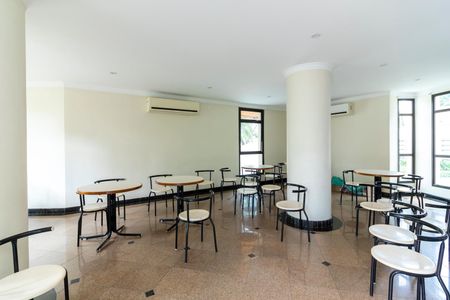 Apartamento à venda com 131m², 3 quartos e 2 vagasÁrea comum - Salão de festas