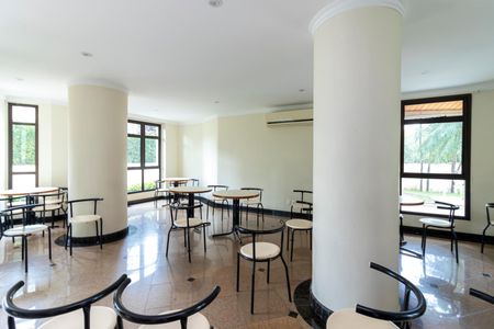 Apartamento à venda com 131m², 3 quartos e 2 vagasÁrea comum - Salão de festas