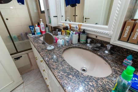 Apartamento à venda com 131m², 3 quartos e 2 vagasBanheiro da Suíte 2