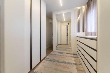 Apartamento à venda com 72m², 2 quartos e 1 vagaSuíte 1 - Closet
