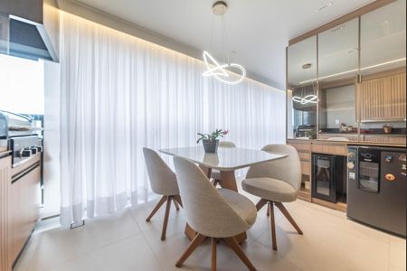 Apartamento à venda com 72m², 2 quartos e 1 vagaVaranda