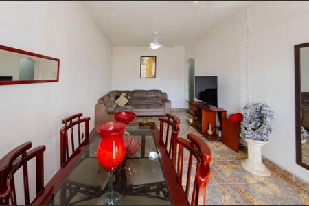 Casa à venda com 188m², 3 quartos e 4 vagas Casa à venda com 188m², 3 quartos e 4 vagasSala