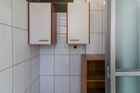 Apartamento para alugar com 54m², 2 quartos e sem vaga Apartamento para alugar com 54m², 2 quartos e sem vagaCozinha e Área de Serviço