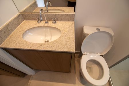 Apartamento à venda com 71m², 2 quartos e 1 vagaBanheiro da Suíte 2