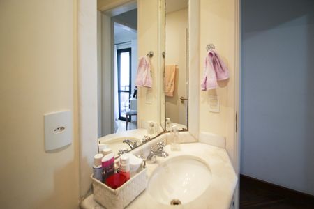 Apartamento à venda com 57m², 1 quarto e 1 vaga Apartamento à venda com 57m², 1 quarto e 1 vagaBanheiro Social