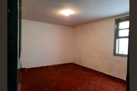 Casa à venda com 155m², 2 quartos e 1 vaga Casa à venda com 155m², 2 quartos e 1 vagaPorão quarto