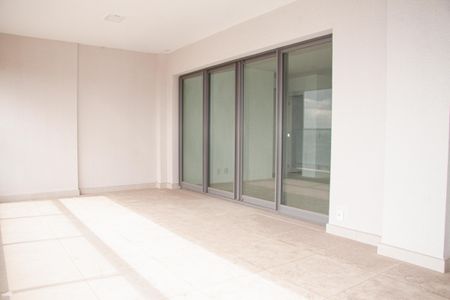 Apartamento à venda com 147m², 3 quartos e 2 vagas Apartamento à venda com 147m², 3 quartos e 2 vagasSala