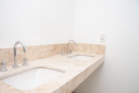 Apartamento à venda com 147m², 3 quartos e 2 vagas Apartamento à venda com 147m², 3 quartos e 2 vagasBanheiro da Suíte