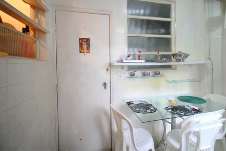 Apartamento à venda com 103m², 3 quartos e 2 vagasCozinha