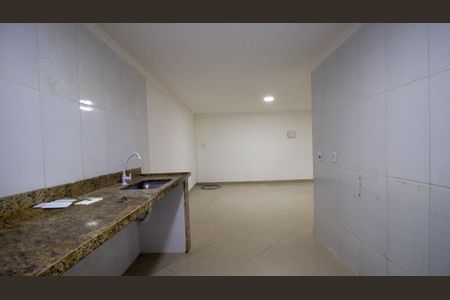 Apartamento para alugar com 70m², 2 quartos e 1 vaga Apartamento para alugar com 70m², 2 quartos e 1 vagaCozinha e Área de Serviço