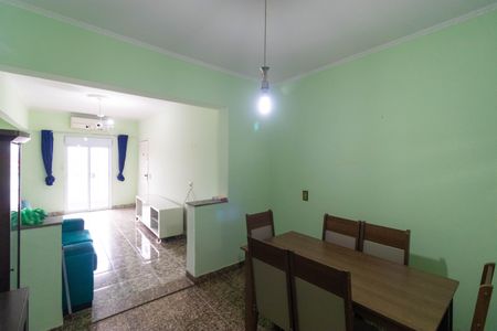 Casa para alugar com 170m², 3 quartos e 2 vagas Casa para alugar com 170m², 3 quartos e 2 vagasSala