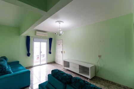 Casa para alugar com 170m², 3 quartos e 2 vagas Casa para alugar com 170m², 3 quartos e 2 vagasSala