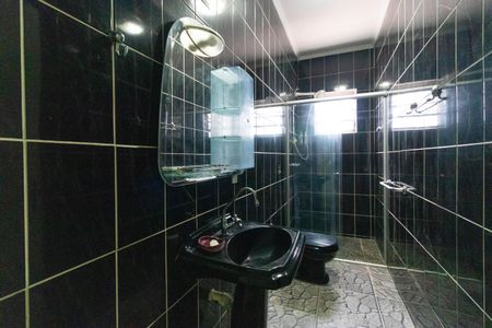 Casa para alugar com 170m², 3 quartos e 2 vagas Casa para alugar com 170m², 3 quartos e 2 vagasBanheiro Social