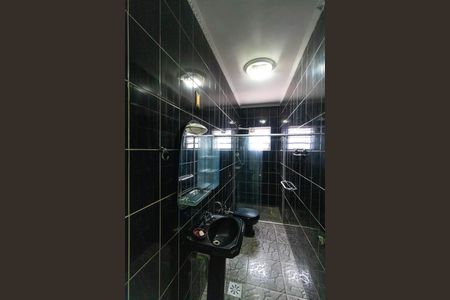 Casa para alugar com 170m², 3 quartos e 2 vagas Casa para alugar com 170m², 3 quartos e 2 vagasBanheiro Social