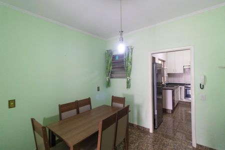 Casa para alugar com 170m², 3 quartos e 2 vagas Casa para alugar com 170m², 3 quartos e 2 vagasSala