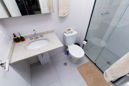 Apartamento para alugar com 65m², 2 quartos e 1 vaga Apartamento para alugar com 65m², 2 quartos e 1 vagaBanheiro 1