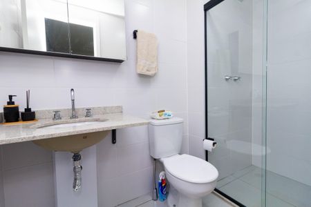 Apartamento para alugar com 65m², 2 quartos e 1 vaga Apartamento para alugar com 65m², 2 quartos e 1 vagaBanheiro 1