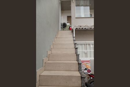 Casa para alugar com 70m², 2 quartos e sem vagaEscada