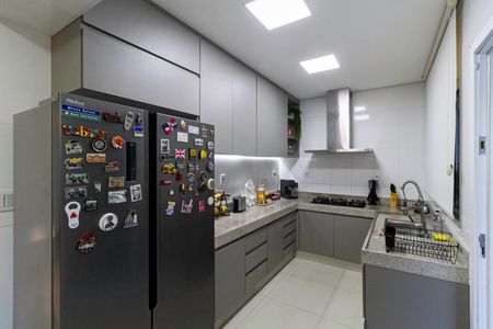 Casa à venda com 321m², 4 quartos e 4 vagasCozinha