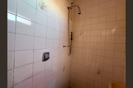 Casa para alugar com 225m², 4 quartos e 2 vagasBanheiro da Edícula