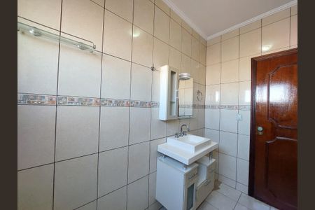Casa para alugar com 225m², 4 quartos e 2 vagasBanheiro 2